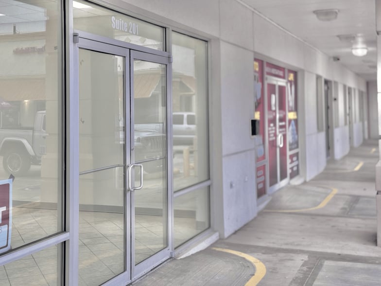 More Photos Of 1400 N Westgate Dr, Weslaco Unknown For Lease