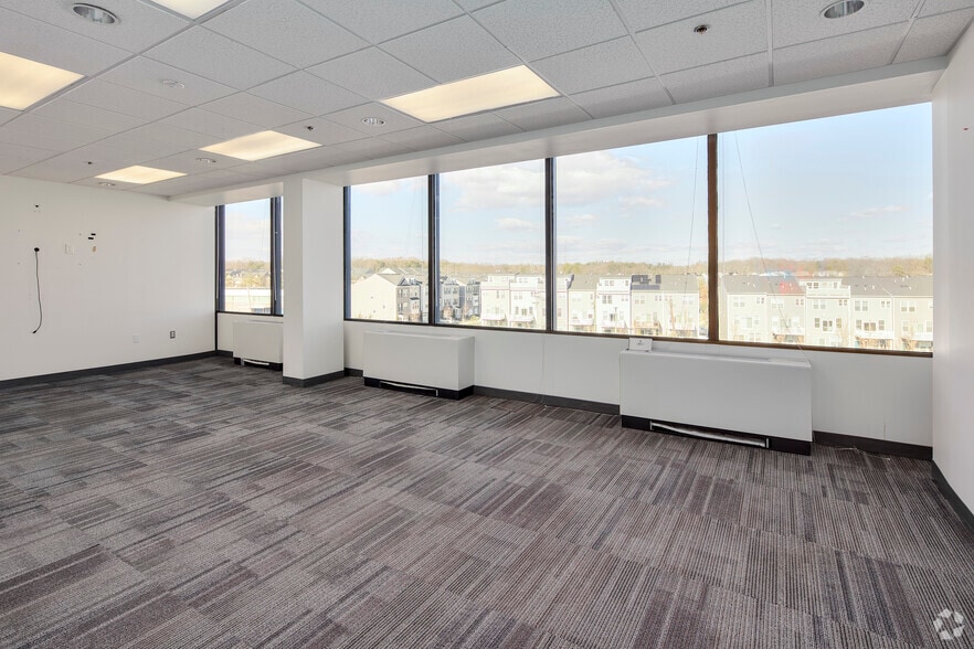 More Photos Of 10210 Greenbelt Rd, Lanham Office For Sale