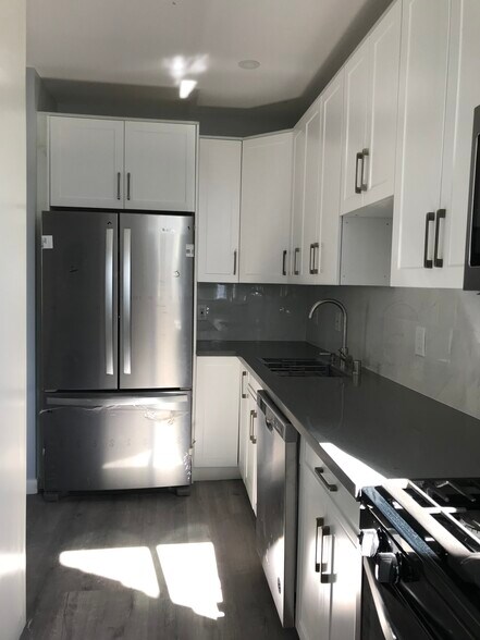More Photos Of 603 22nd St, Oakland Apartments For Sale