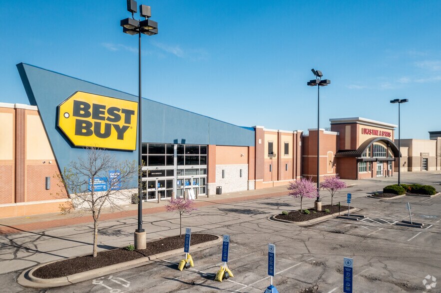 More Photos Of 8500-8550 NE Flintlock Rd, Kansas City General Retail For Lease