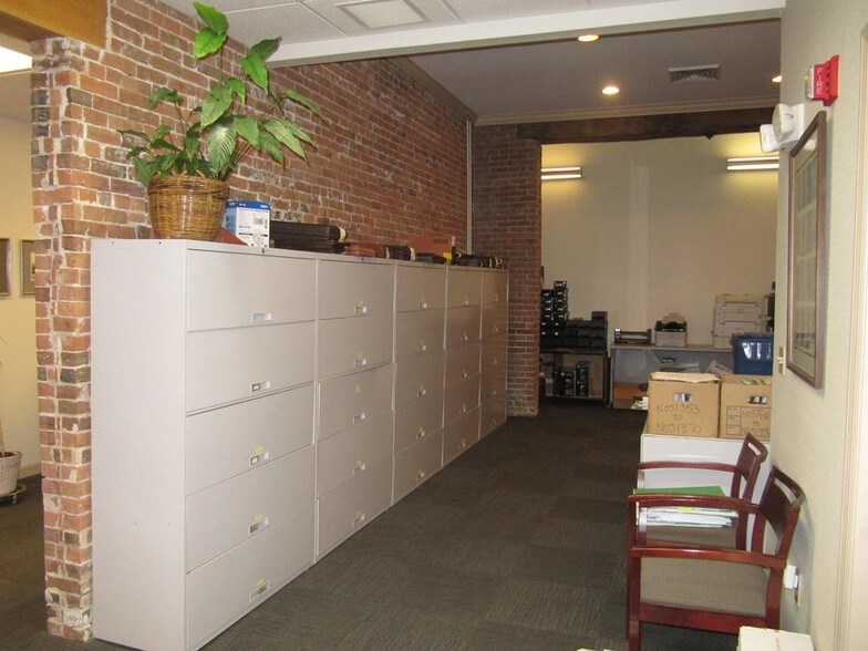 More Photos Of 138-146 Main St, Norwich Office Residential For Lease