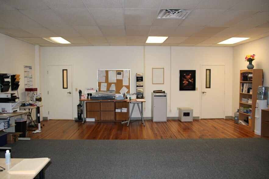 More Photos Of 50 W Main St, Ayer Office For Lease