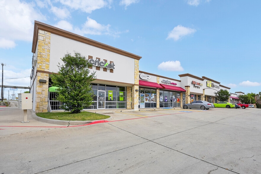 Primary Photo Of 8702 S Lancaster Rd, Dallas Freestanding For Sale