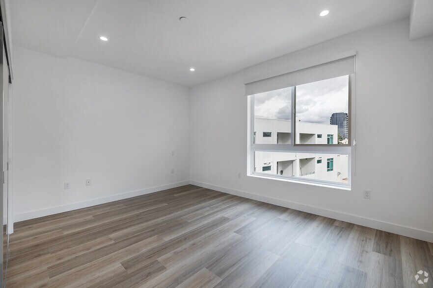 More Photos Of 951 Ogden Ave, Los Angeles Apartments For Lease