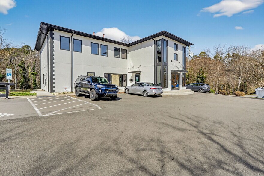 More Photos Of 1229 E Franklin St, Chapel Hill Loft Creative Space For Lease