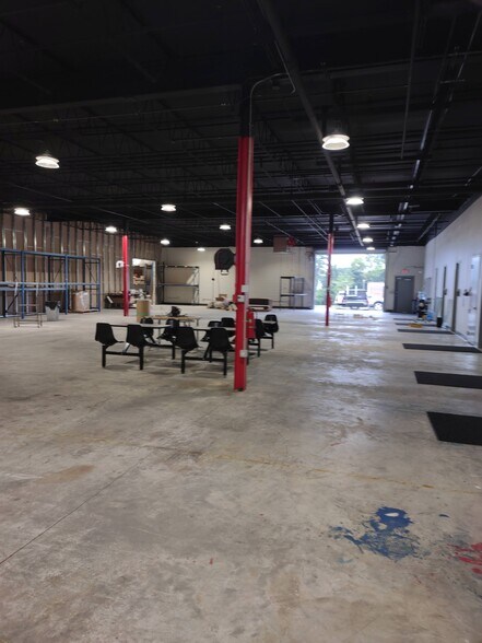 More Photos Of 4345 Commerce Dr SW, Atlanta Warehouse For Lease