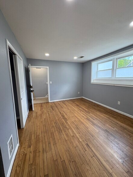More Photos Of 93 Judith Ter, New Haven Apartments For Sale