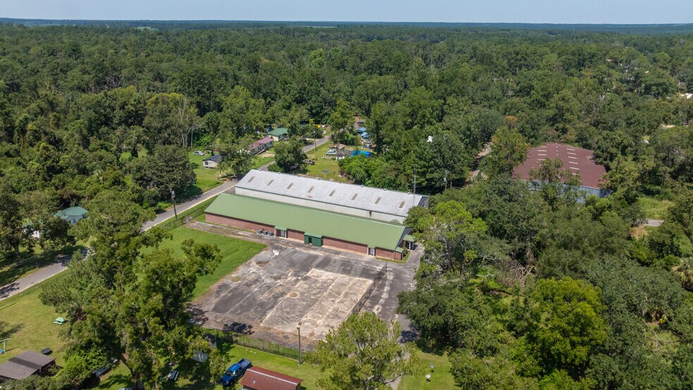 More Photos Of 510 N Walker St, Quitman Light Manufacturing For Sale