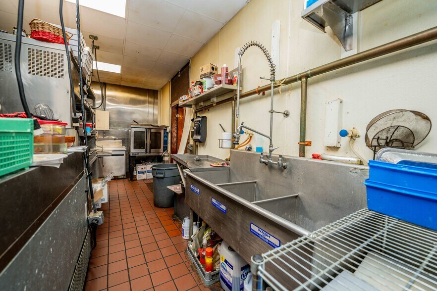 More Photos Of 266 Dartmouth St, New Bedford Restaurant For Sale