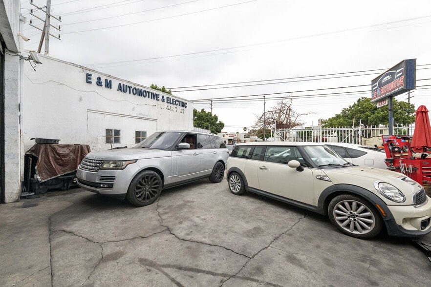 More Photos Of 5363 Venice Blvd, Los Angeles Auto Repair For Sale
