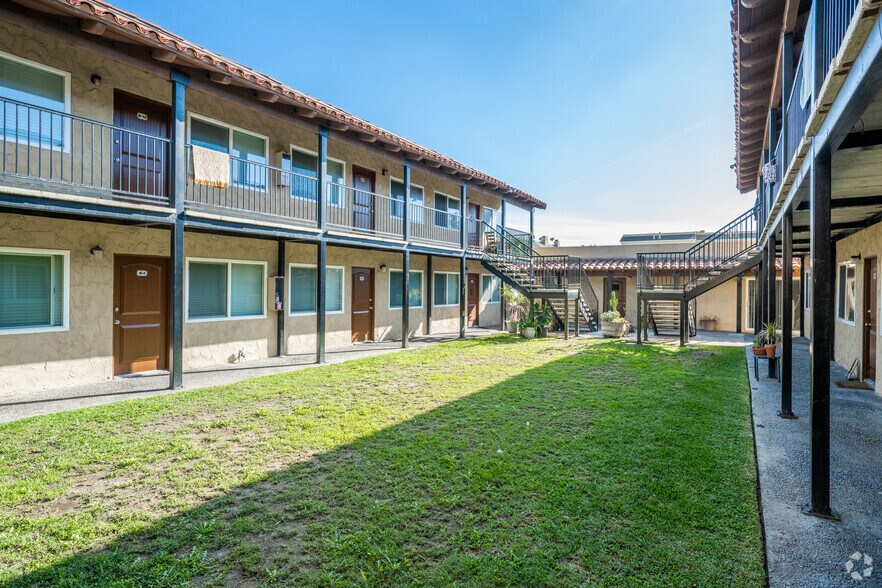 More Photos Of 291-293 Avocado St, Costa Mesa Apartments For Sale
