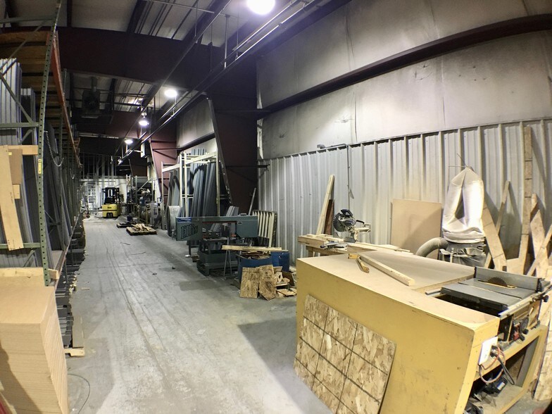 More Photos Of 2146 E Pythian St, Springfield Warehouse For Sale