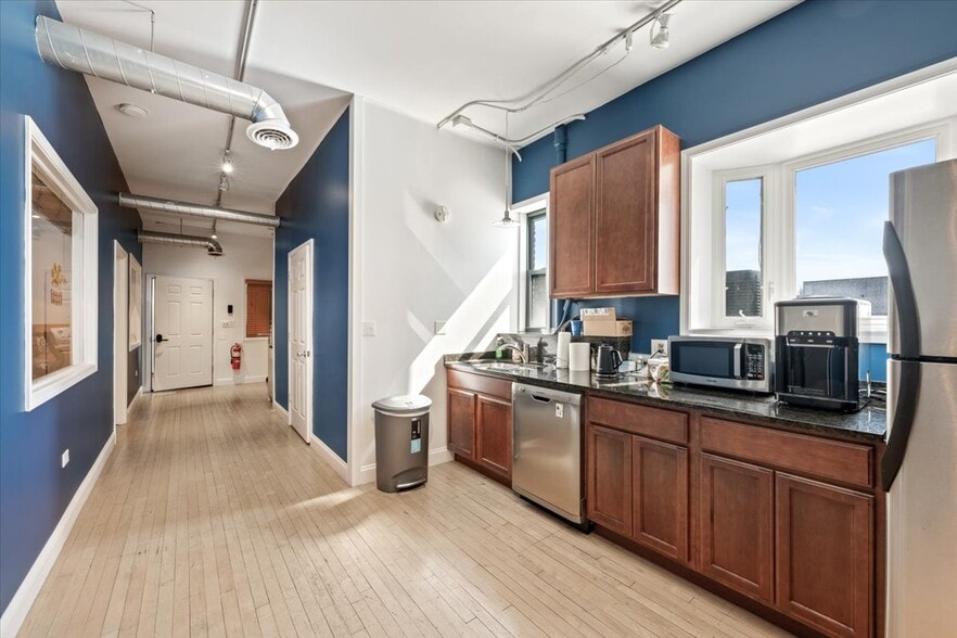 More Photos Of 7321 Madison St, Forest Park Restaurant For Sale