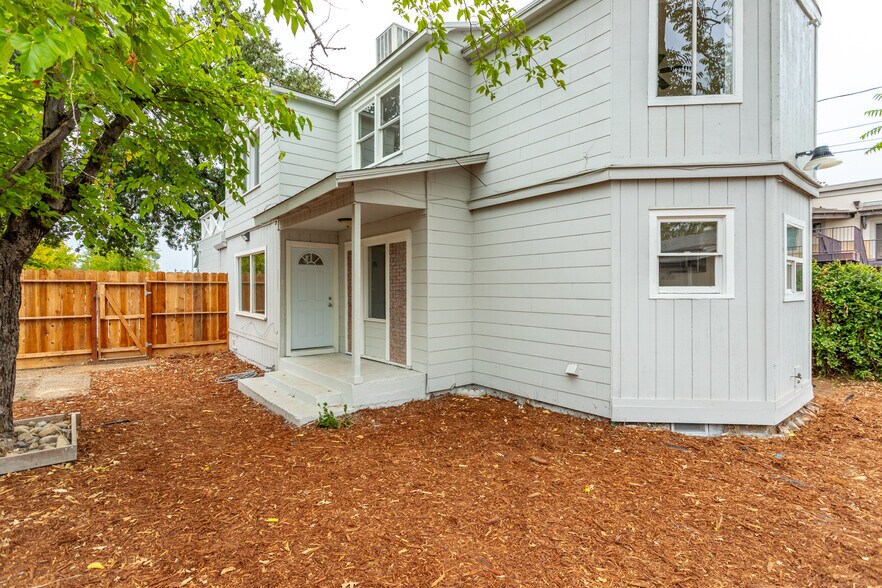 More Photos Of 1025 Parkview Ave, Redding Multifamily For Sale