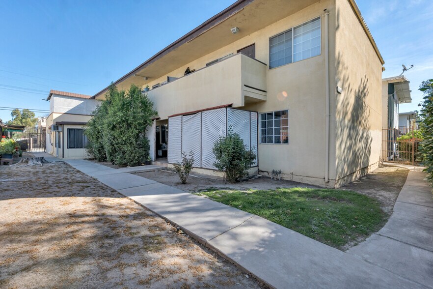 More Photos Of 17945 Roscoe Blvd, Northridge Apartments For Sale