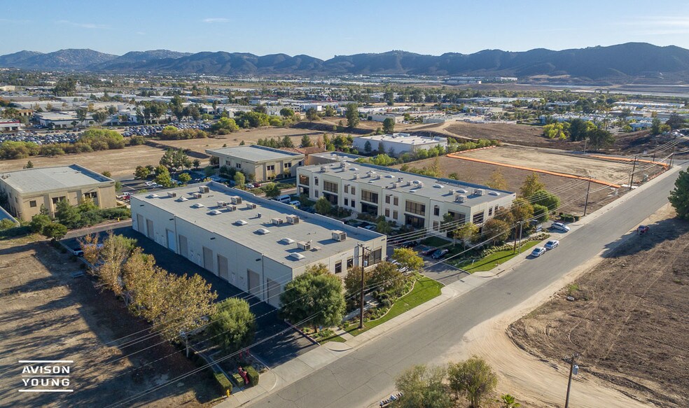 More Photos Of 41120 Elm St, Murrieta Research And Development For Lease