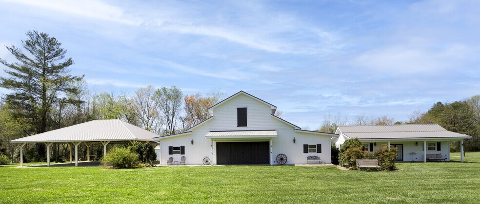 Primary Photo Of , Young Harris Specialty For Sale