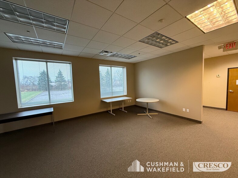 More Photos Of 31500 Bainbridge Rd, Solon Office For Sale