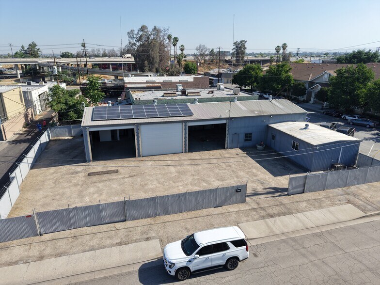 More Photos Of 700 23rd St, Bakersfield Auto Repair For Lease