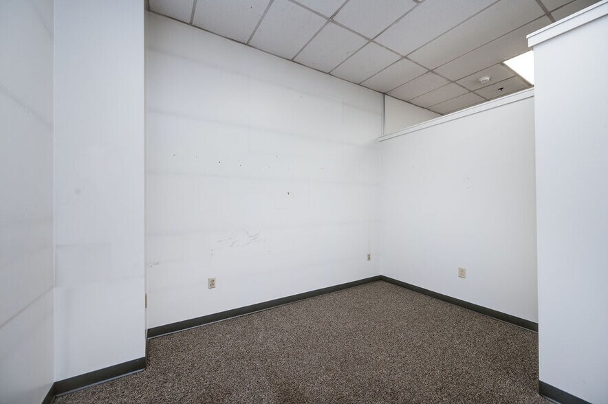 More Photos Of 722 Cherry St, Reading Storefront Retail Office For Lease