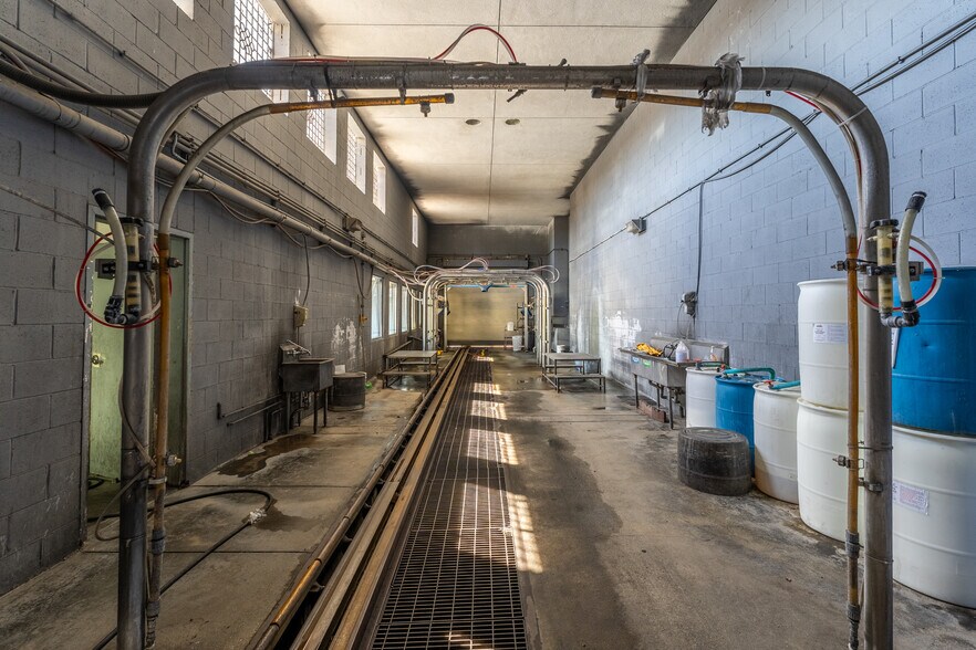 More Photos Of 870 S Citrus Ave, Azusa Carwash For Sale