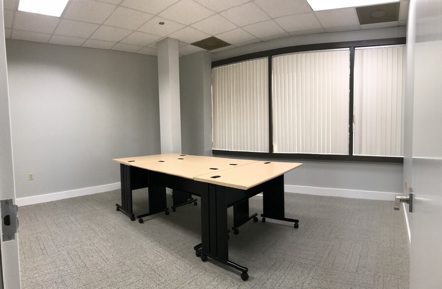 More Photos Of 24 Oglethorpe Professional Blvd, Savannah Medical For Lease