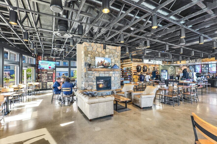 More Photos Of 4126 E Indian School Rd, Phoenix Fast Food For Lease