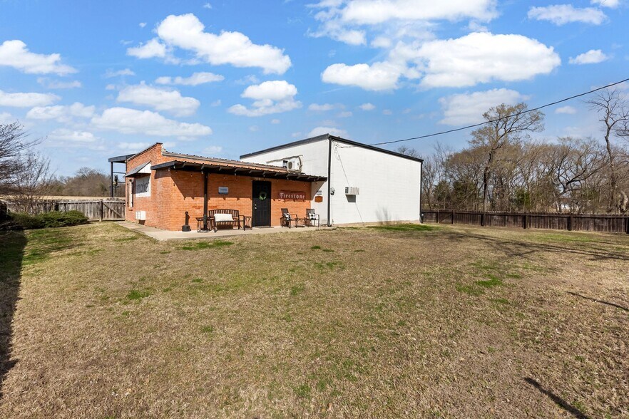More Photos Of 1403 Interstate Highway 30, Greenville General Retail For Sale