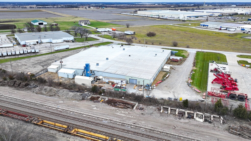 More Photos Of 1674 N Industrial Ave, Ottawa Manufacturing For Sale