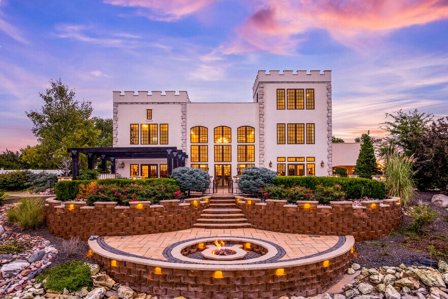 More Photos Of 4122 186th Blvd, Russell Specialty For Sale