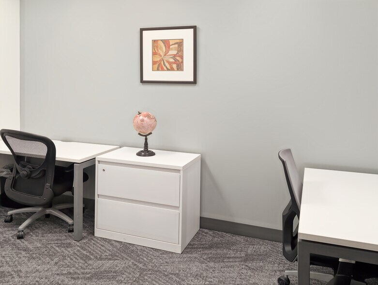 More Photos Of 100 S Ashley Dr, Tampa Coworking Space