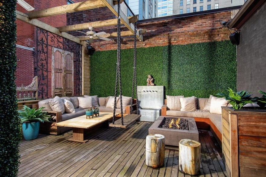 More Photos Of 213 Printers Aly, Nashville General Retail For Sale