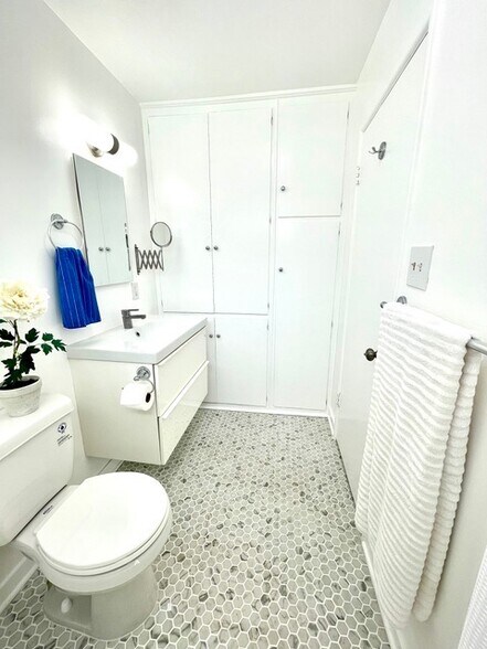 More Photos Of 1453 S Westgate Ave, Los Angeles Apartments For Sale