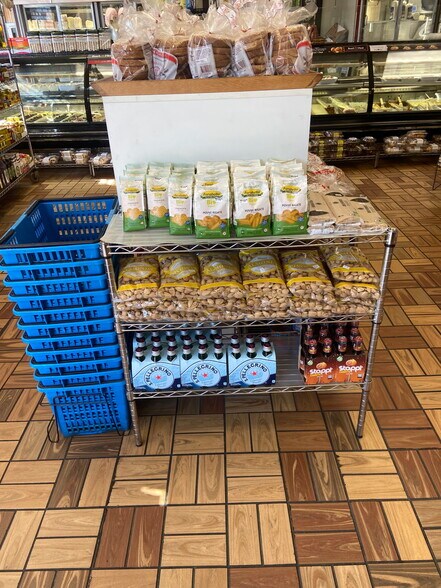 More Photos Of 3812-3824 E Tremont Ave, Bronx Storefront For Lease