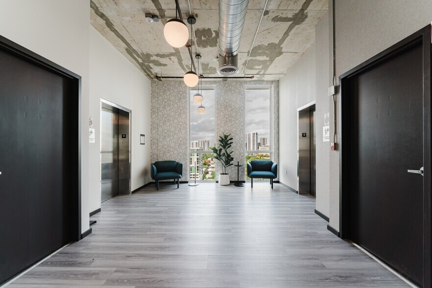 More Photos Of 420 SW 7th St, Miami Office For Lease