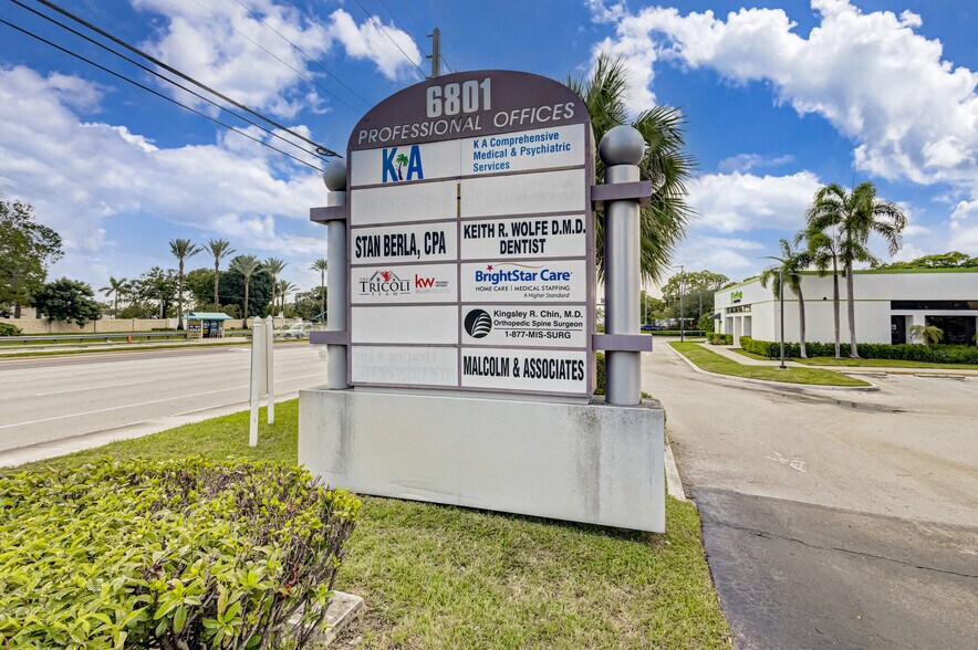 More Photos Of 6801 Lake Worth Rd, Greenacres Medical For Sale