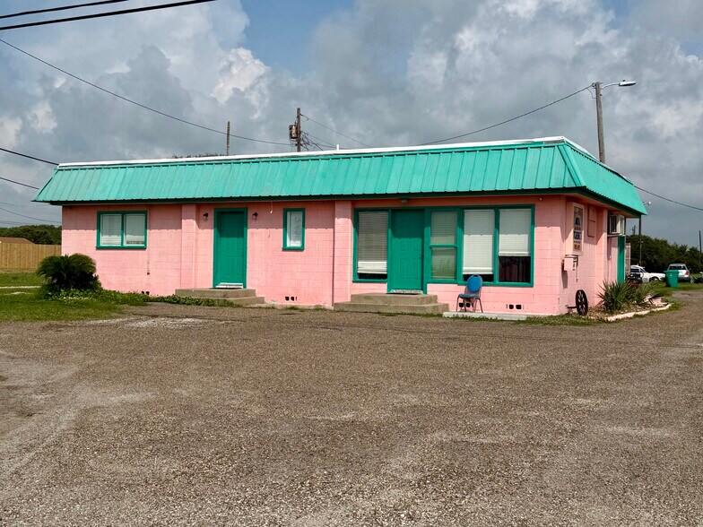 More Photos Of 1438 N State Highway 35, Aransas Pass Hotel For Sale