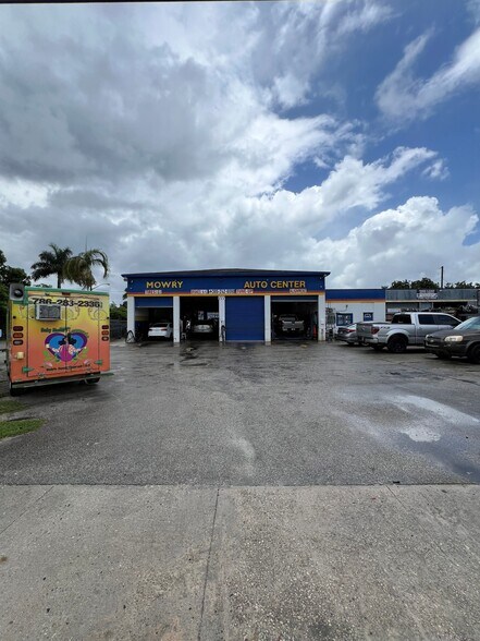More Photos Of 777 W Mowry Dr, Homestead Service For Sale