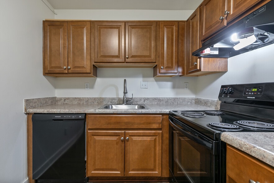 More Photos Of 3900 Forest Hill Ave, Richmond Apartments For Sale