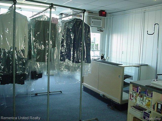 More Photos Of 121 E Walled Lake Dr, Walled Lake Storefront Retail Office For Sale