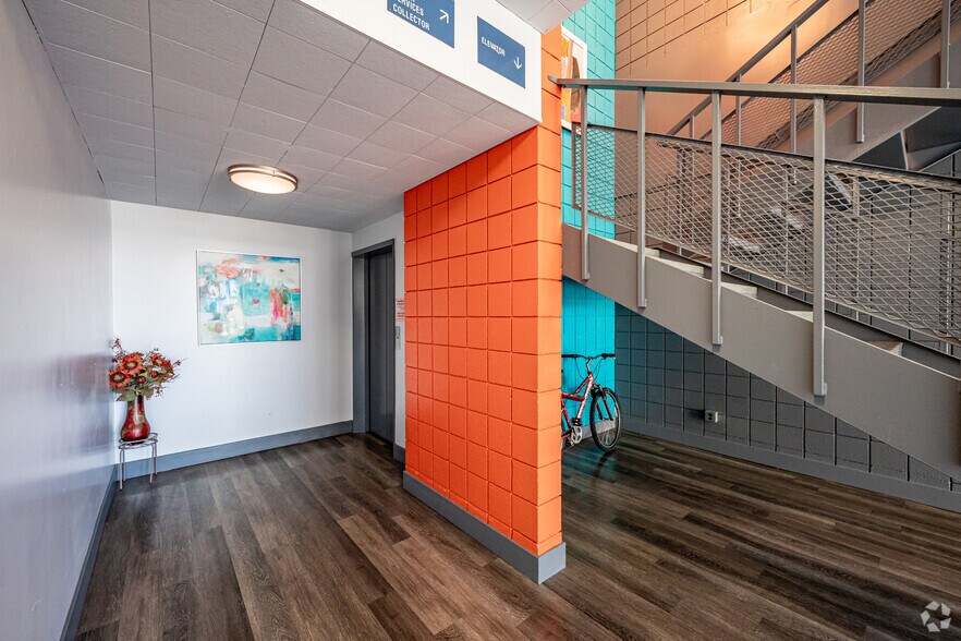 More Photos Of 436 W 4th St, Pomona Office For Lease