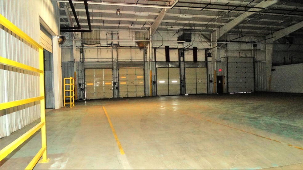 More Photos Of 2224 W College Ave, Normal Manufacturing For Lease