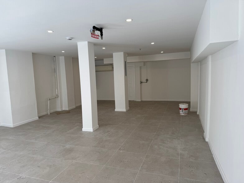 More Photos Of 442 Lorimer St, Brooklyn Apartments For Lease