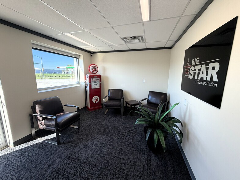 More Photos Of 3299 N 7th St Tfwy, Kansas City Manufacturing For Sale