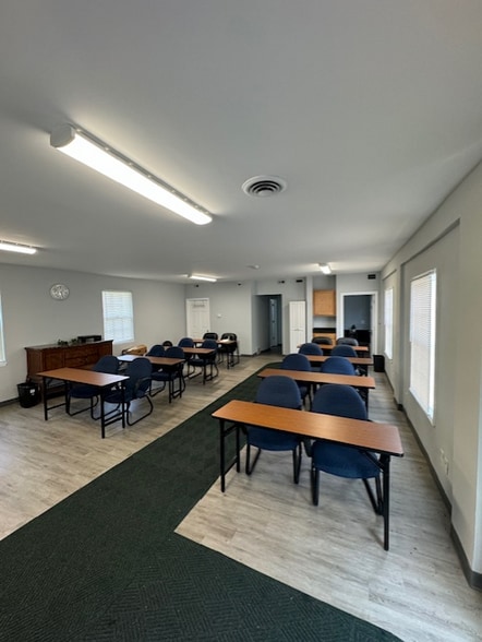 More Photos Of 2 Pleasant Hill Rd, Owings Mills Freestanding For Lease