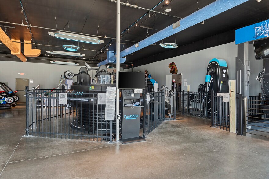 More Photos Of 3101 S MacArthur Blvd, Springfield Restaurant For Lease