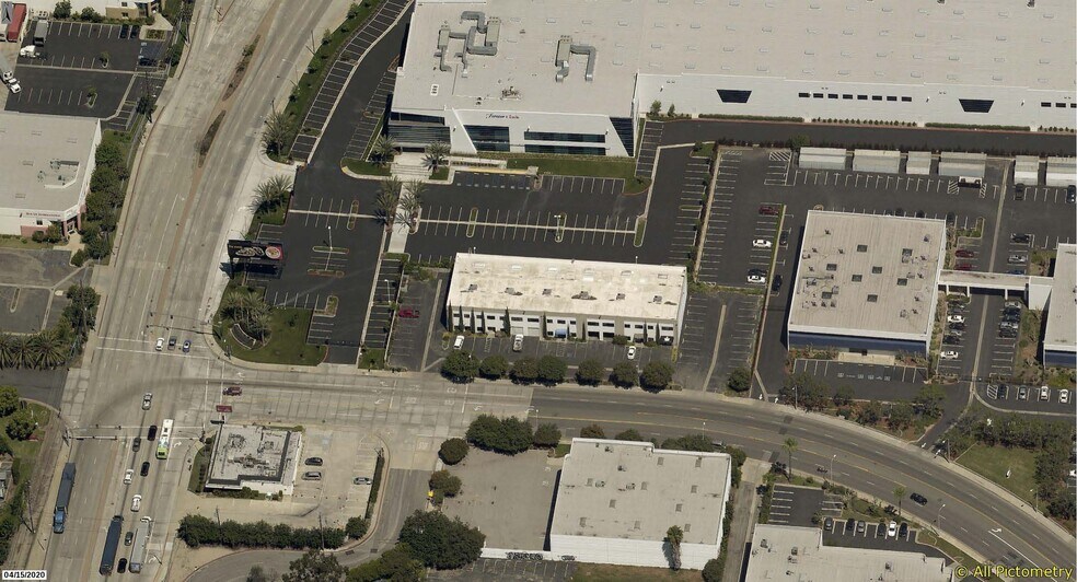 Primary Photo Of 17231 Railroad St, City of Industry Warehouse For Lease