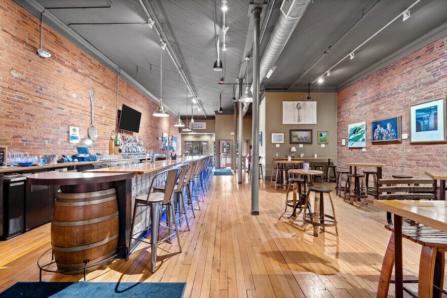 More Photos Of 144 W Liberty St, Wooster Office For Sale