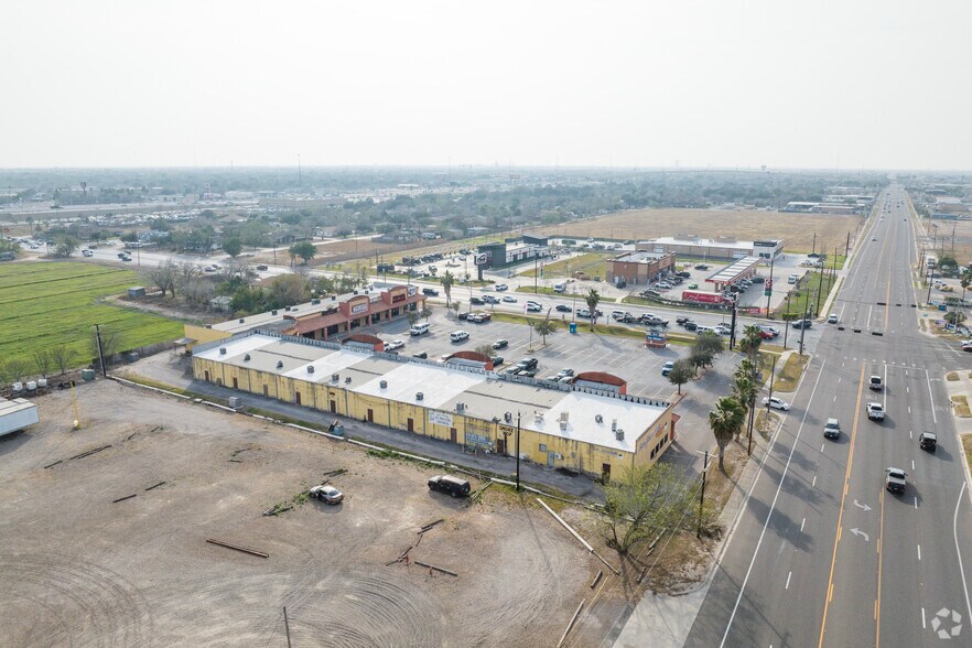 More Photos Of 1618 N Veterans Blvd, San Juan Storefront For Lease