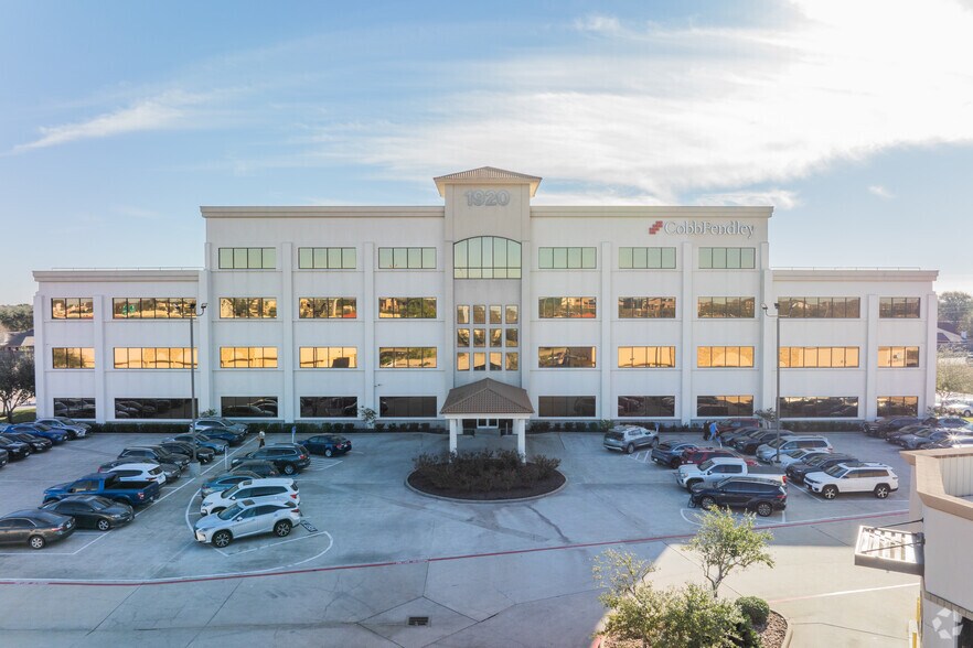 More Photos Of 1920 Country Place Pky, Pearland Medical For Lease